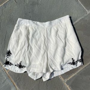 Bottoms (2-piece set) flow with black embroidered